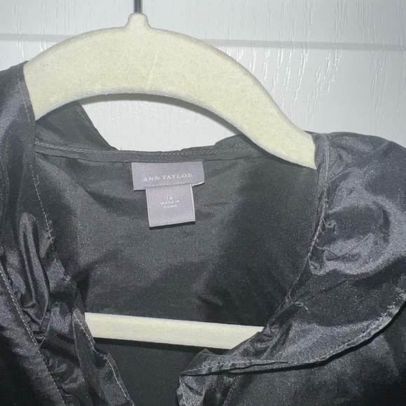 Ann Taylor wrap around blouse size 16 - Picture 4 of 5
